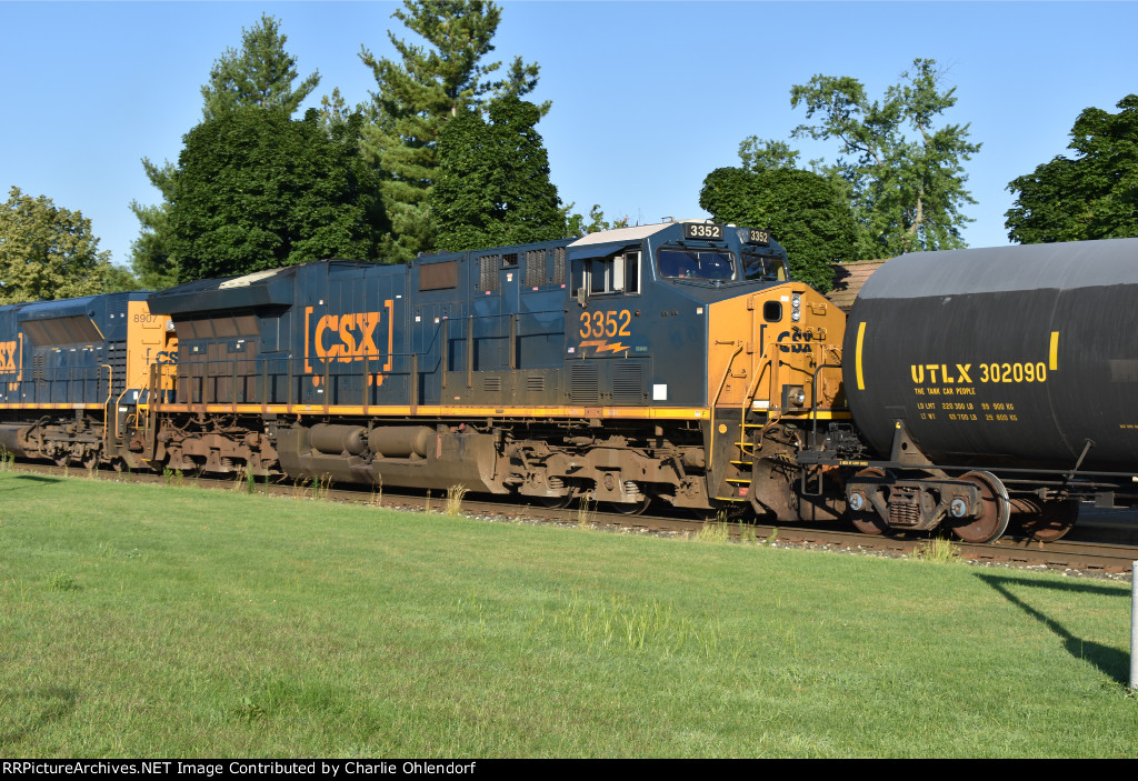 CSXT 3352